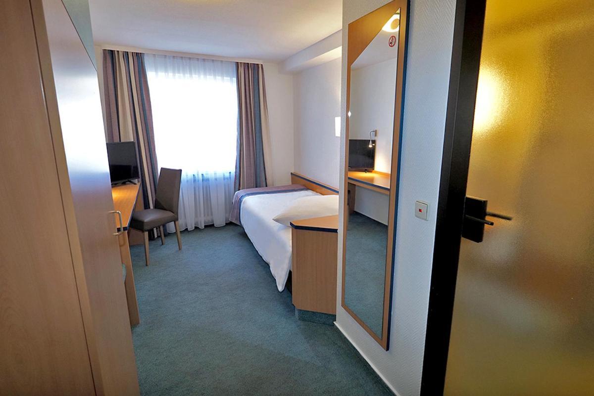 Hotel Goldener Hirsch Mosbach Mosbach  Habitación foto